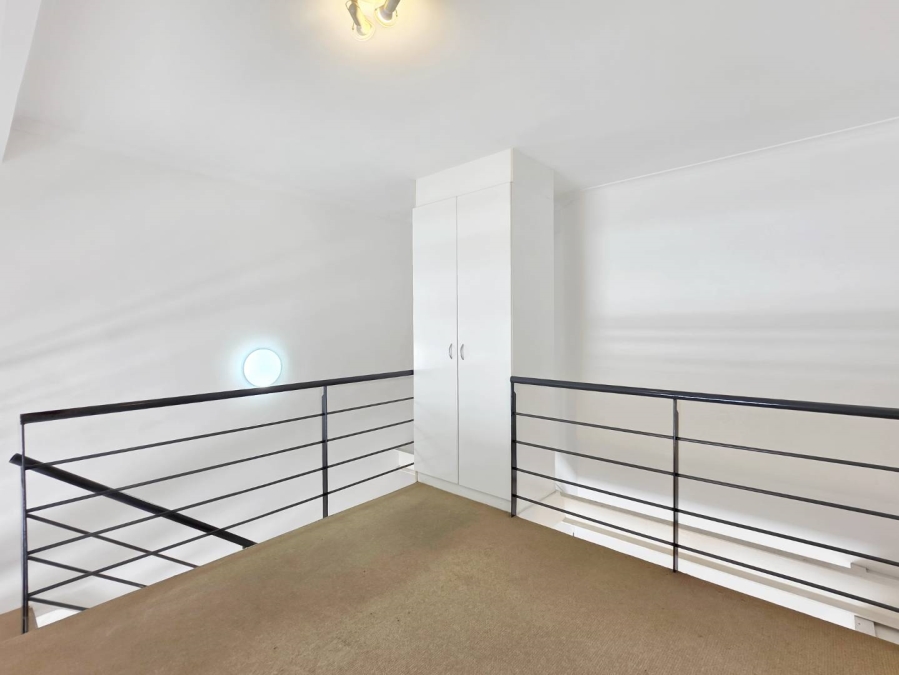 1 Bedroom Property for Sale in Oranjezicht Western Cape